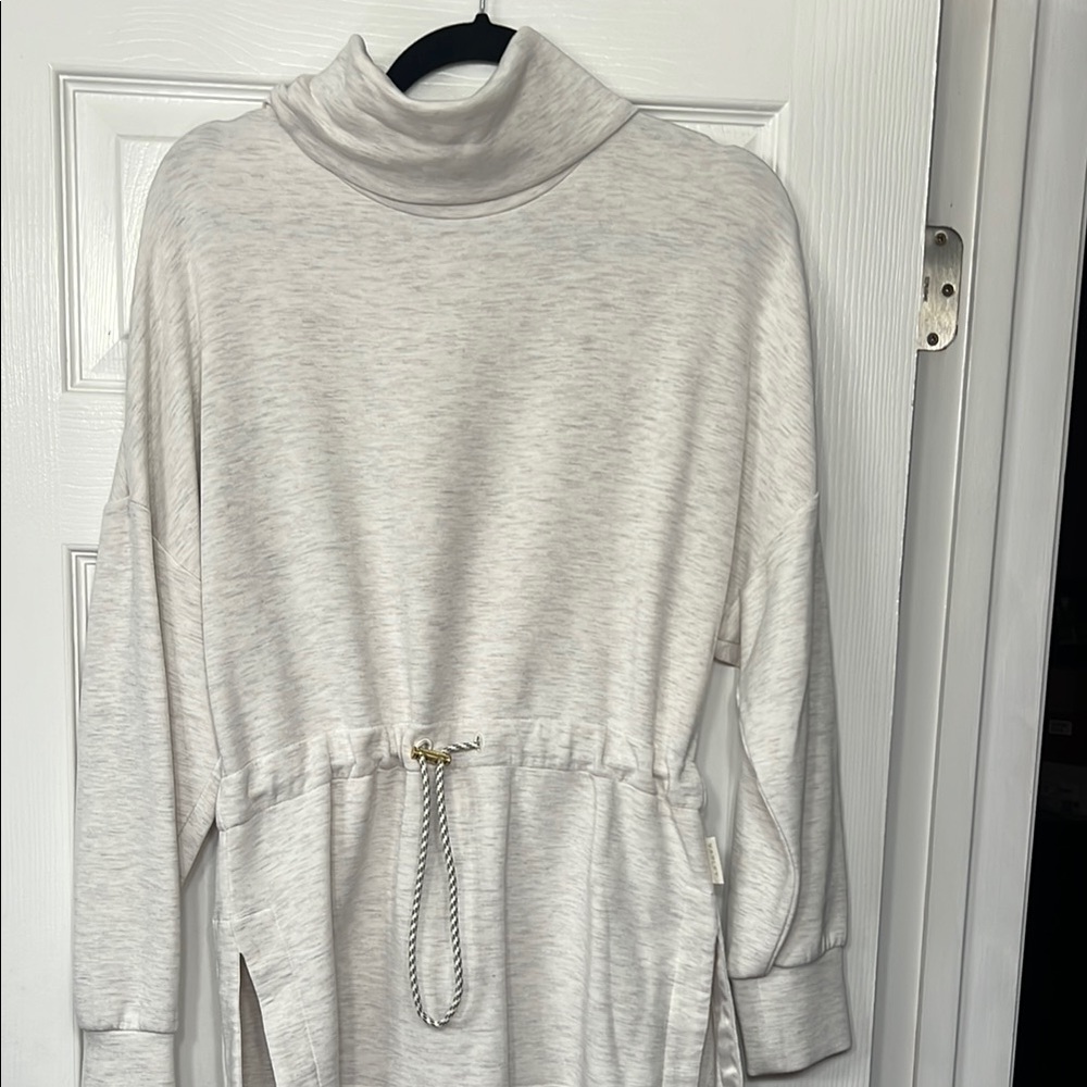 Varley Cream Turtleneck Sweater with Relaxed Fit